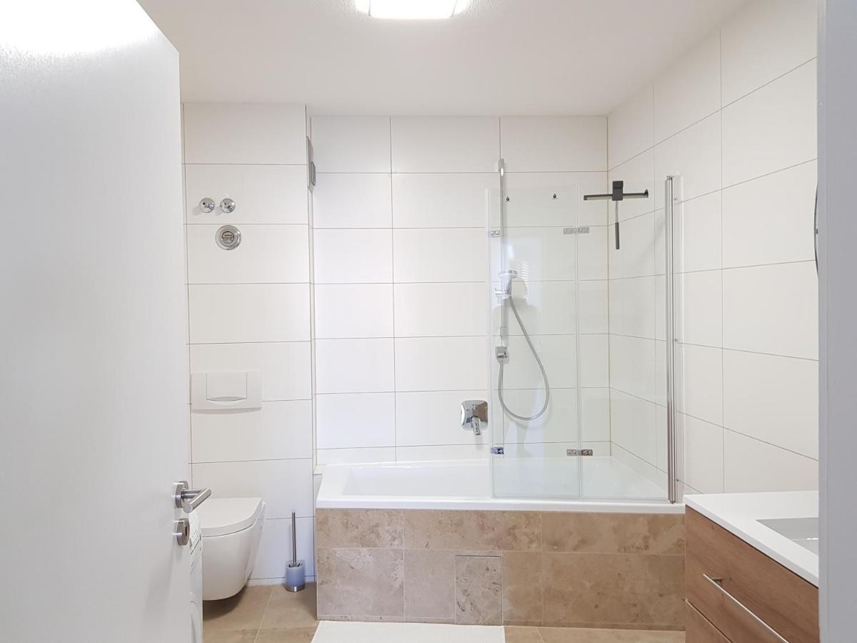Amao-Green I 90Qm I Penthouse Maisonette Mit Rooftop I City Center I King-Size Betten Lahr  Exterior foto